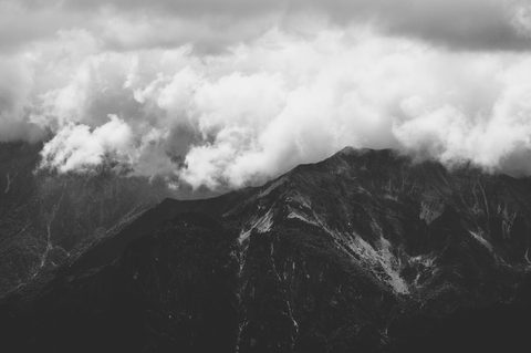 fabrizio-conti-9oKZm8YgcnA-unsplash-monochrome.jpg