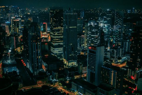 polina-kuzovkova-zd8v_Ig3ndg-unsplash-urban.jpg